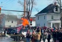 Indignación: manifestantes queman banderas de EE.UU. tras operativo de ICE Foto: Protestas tras la muerte de mujer a manos de ICE /Cortesía