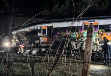 Terror en Barcelona: Tren choca contra muro y deja un muerto y 15 heridos Foto: Accidente de tren en Barcelona /Cortesía