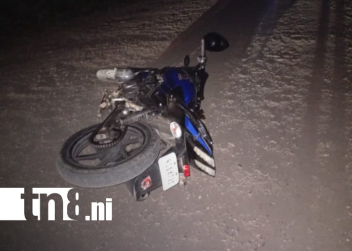 Foto: Motociclistas protagonizan nuevo accidente vial frente al colegio Cristo Rey en Rivas/TN8