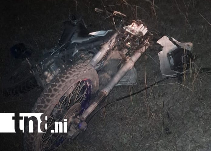 Foto: Autoridades investigan accidente mortal en carretera Larreynaga, departamento de León / TN8 Foto: Autoridades investigan accidente mortal en carretera Larreynaga, departamento de León / TN8