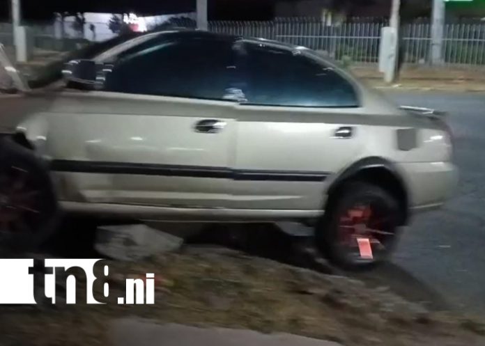 Foto: Otra vez el alcohol y la velocidad al volante desatan violento accidente en Managua/TN8