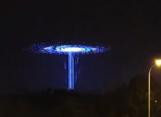 Foto: China asombra con un “portal” en el cielo creado por drones / Cortesía