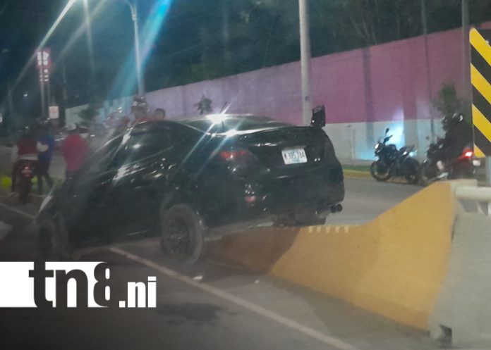 Foto: Aparatoso vuelco en Carretera Norte deja severos daños y alarma entre conductores/TN8