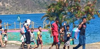 Foto: Chapuzones y aire fresco: familias disfrutan en Laguna de Xiloá /TN8