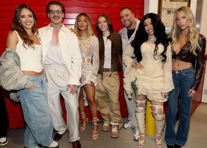 Foto: Los famosos que brillaron junto a Bad Bunny en el show de medio tiempo del Super Bowl 2026/Cortesía