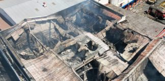 Foto: Incendio arrasa casa comercial en pleno centro de León/TN8