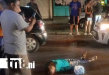 Mujer en condición de indigencia es atropellada y conductor se da a la fuga en Villa Reconciliación Foto: Atropello en Managua deja a mujer en condición de indigencia/TN8