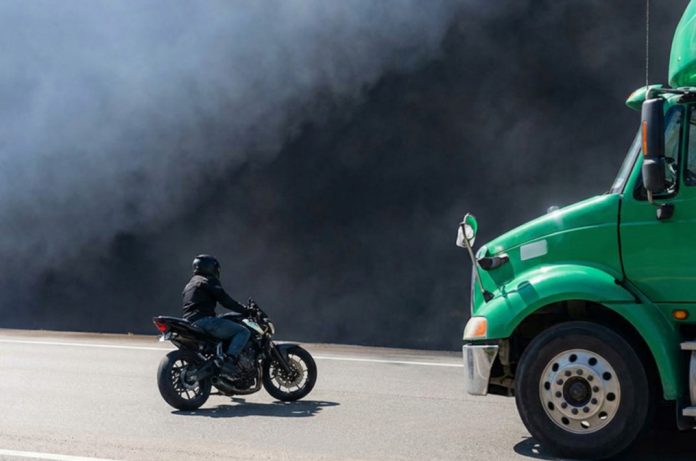 Foto: Motociclista graba el momento exacto del choque donde muere su amigo en Honduras / Cortesía