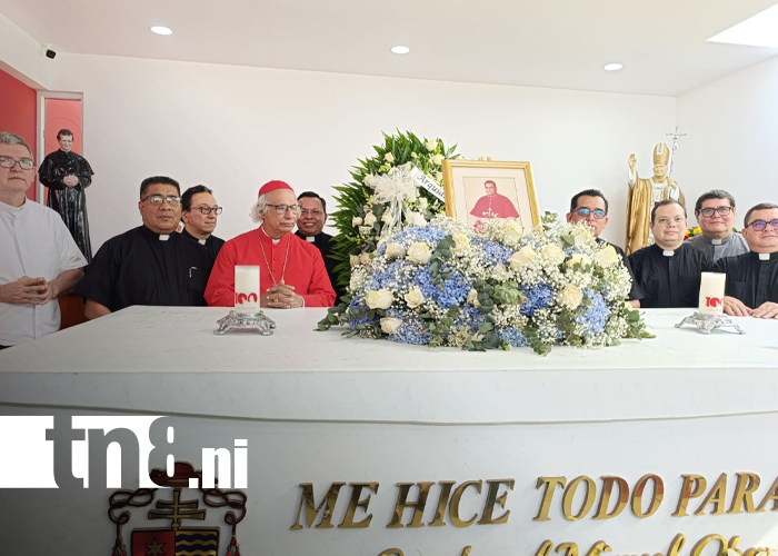 Foto: Homenaje floral al Cardenal Miguel Obando y Bravo en su centenario / TN8