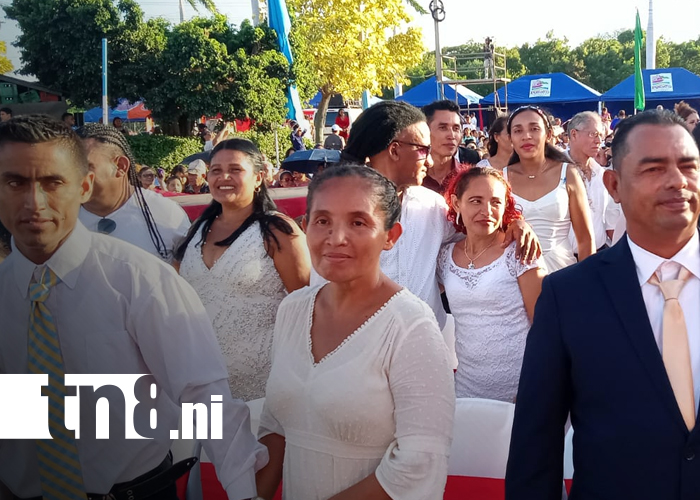 Foto: ¡Ya tu boda 2026! Amor sin límites de edad protagoniza bodas masivas en Managua/TN8