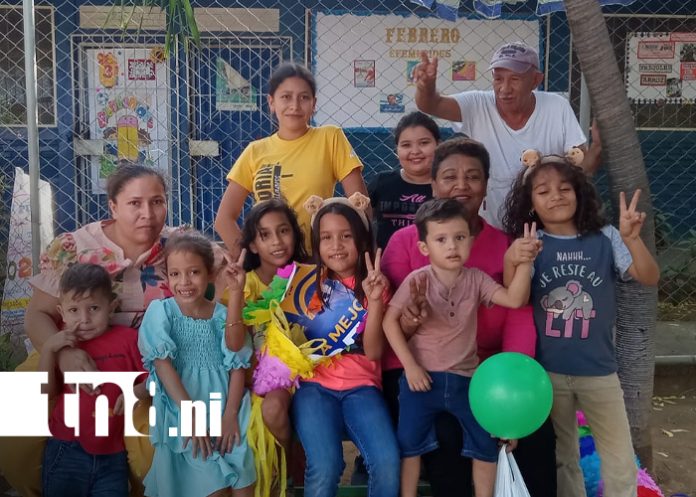 Foto: niñez de Nueva Libia celebra con alegría el legado de Augusto C. Sandino / TN8