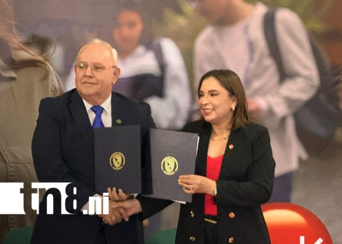 Foto: Claro y UAM llevan tecnología a estudiantes destacados de Nicaragua/TN8 Foto: Claro y UAM llevan tecnología a estudiantes destacados de Nicaragua/TN8
