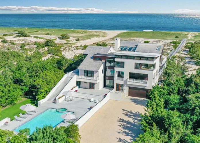 Foto: Archivos revelan viajes de Epstein a los Hamptons bajo el concepto de “fines de semana de chicas” / Cortesía