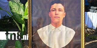 Foto: Segovianos rinden homenaje a Rufo Marín Bellorín /TN8