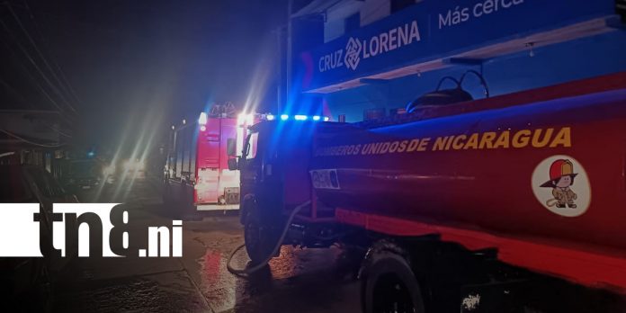Foto: Vivienda consumida por llamas en Bluefields y otra resultó con daños parciales/TN8