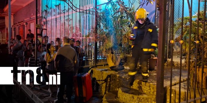 Foto: Tragedia en Granada: incendio destruye vivienda y enluta a una familia/TN8