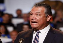 Senador demócrata arremete contra Trump: “Hace lo que mejor sabe: mentir” Foto: Críticas de Alex Padilla a Trump/cortesía