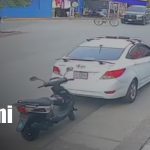 Foto: Ciclista sufre accidente en Río Blanco tras cruzar intersección/TN8