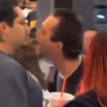 Joven latino enfrenta acoso racial y deja noqueado a agresor en centro comercial Foto: Acoso racial en centro comercial de EE.UU. se vuelve viral/Cortesía
