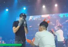 Foto: Increíble propuesta de matrimonio therian sorprende en concierto/Cortesía