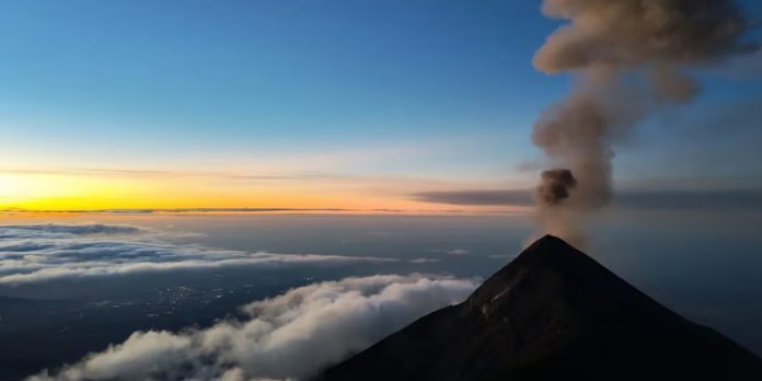 Foto: Volcán de Fuego en Guatemala mantiene alerta por caída de ceniza/Cortesía