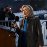 Hillary Clinton acusa a republicanos de proteger a Trump en el caso Epstein Foto: Hillary Clinton denuncia encubrimiento de Trump /cortesía