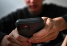 España toma medidas y restringe redes sociales a menos de 16 años Foto: Nuevas medidas en España /cortesía