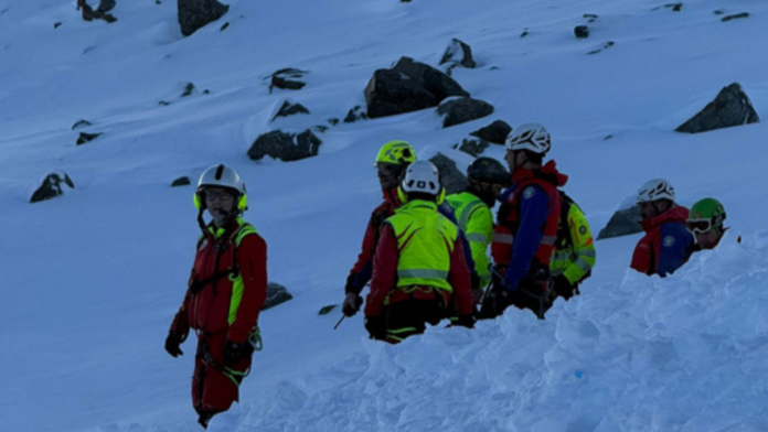 Foto: Italia investiga avalancha que dejó tres muertos /Cortesía