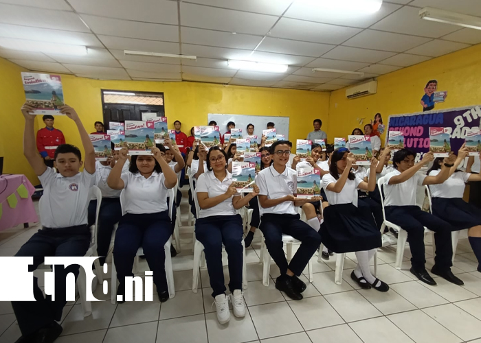 Foto: Mined refuerza la enseñanza del inglés con entrega masiva de libros escolares / TN8