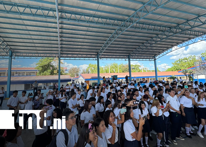 Foto: Estudiantes fortalecen conocimientos digitales en jornada interactiva/TN8