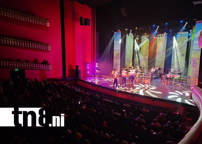 Foto: Tributo al gran poeta nicaragüense en el Teatro Nacional Rubén Darío/ TN8