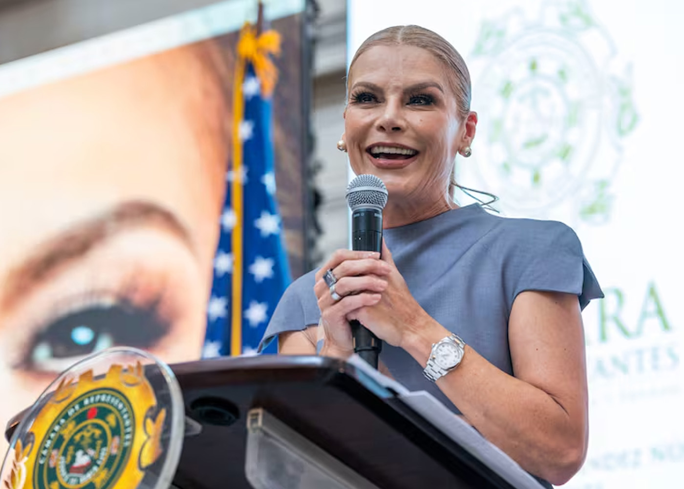Foto: Olga Tañón emociona al recibir reconocimiento oficial en su país/Cortesía