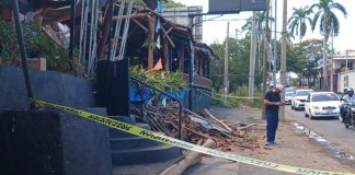 Foto: Fuertes vientos provocan colapso del techo de un reconocido local en Managua/TN8