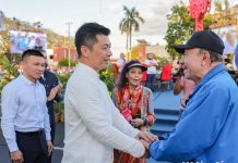 Foto: Comandante Daniel Ortega y Compañera Rosario Murillo en acto oficial por nuevos microbuses Yutong, de China
