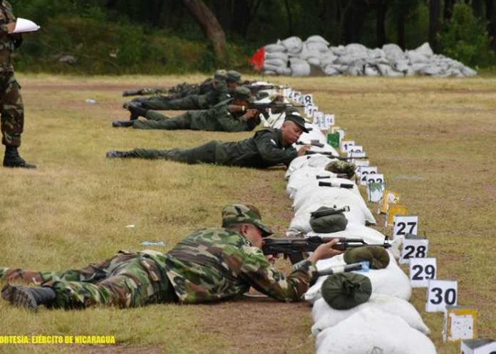 Foto: Ejército en acción: entrenamiento y tiros en Juigalpa/Cortesía