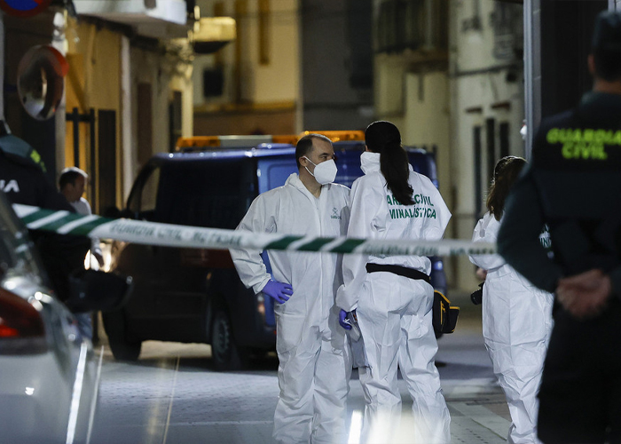 foto: Doble asesinato estremece a la comunidad de España /cortesía