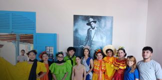 Foto: Estudiantes honran a Sandino y Darío en circuito cultural / TN8