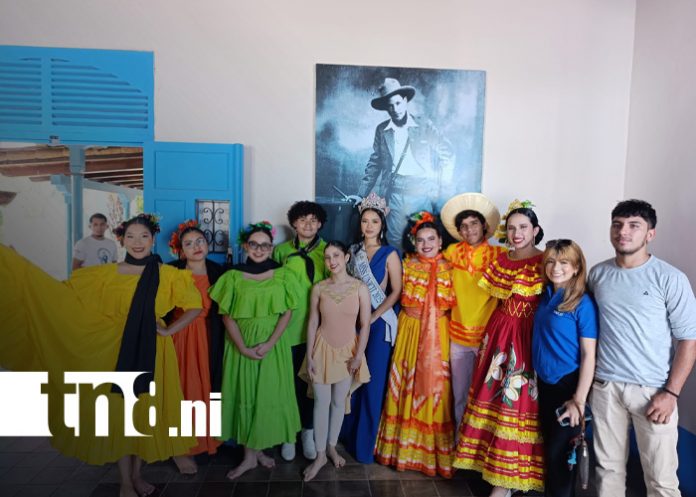 Foto: Estudiantes honran a Sandino y Darío en circuito cultural / TN8