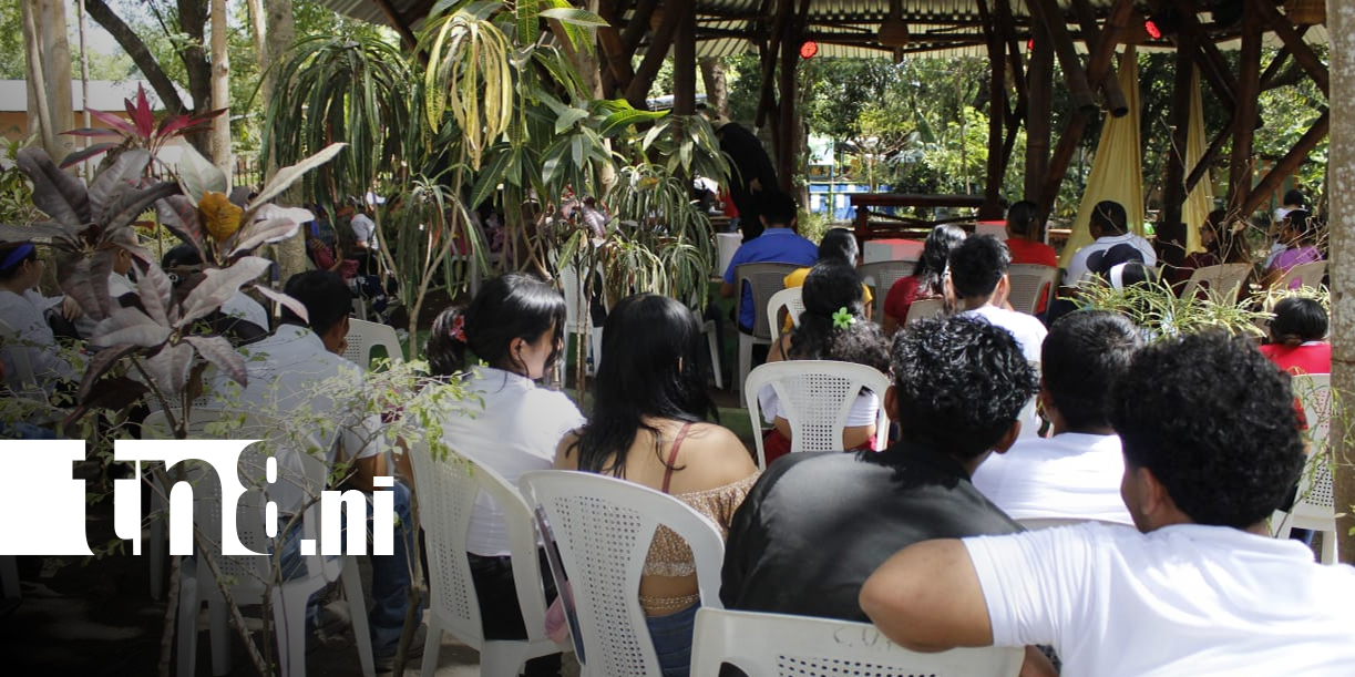 Foto: Familias de la Isla de Ometepe, disfrutan de obra de teatro “Blanca Aráuz”/TN8