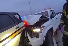 Policía se salva de milagro tras brutal choque durante control vehicular en E.E.U.U Foto: Video viral revela el riesgo extremo de los controles policiales en E.E.U.U / Cortesía
