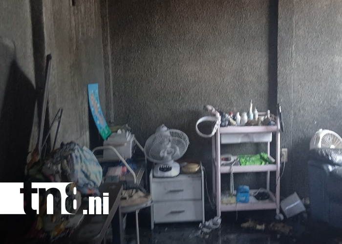 Foto: Dos viviendas resultaron afectadas por un incendio en Granada / TN8
