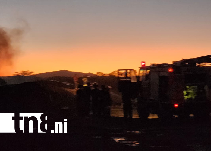 Foto: Incendio controlado en Lomas de Granada por bomberos/TN8