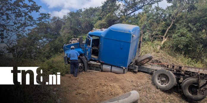 Foto: Rastra sin frenos desata violento choque en la Carretera Sur / TN8