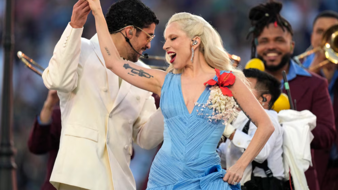 Foto: Un vestido azul y un mensaje latino: el look de Lady Gaga que marcó la noche/Cortesía