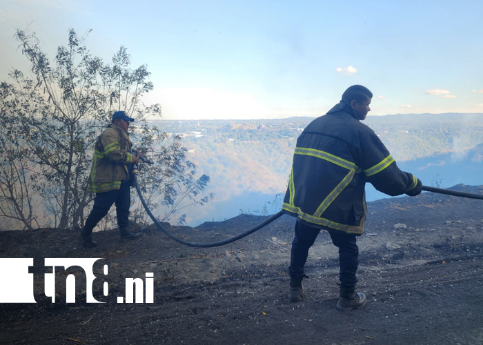 Foto: Caza de garrobos y quema de basura habrían provocado incendio en el cerro Motastepe/TN8