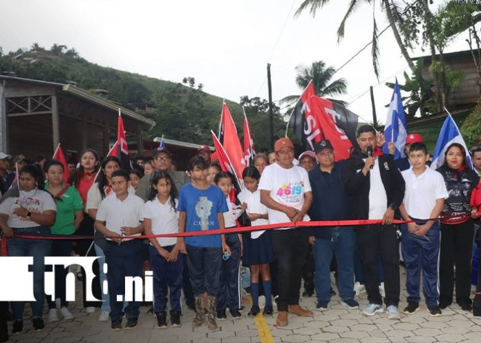 Foto: Vesubio estrena nueva obra de adoquinado en Bonanza/TN8 Foto: Vesubio estrena nueva obra de adoquinado en Bonanza/TN8