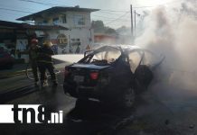 Joven sufre quemaduras tras incendio de vehículo en Santa Ana, Managua Foto: Joven sufre quemaduras tras incendio de vehículo en Santa Ana, Managua/ TN8