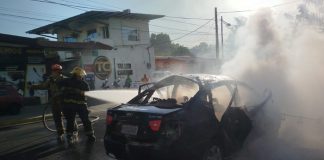 Foto: Joven sufre quemaduras tras incendio de vehículo en Santa Ana, Managua/ TN8