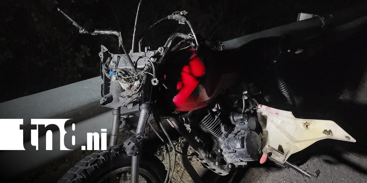 Foto: Colisión entre motocicleta y camión deja un fallecido en la carretera Boaco – Managua/TN8