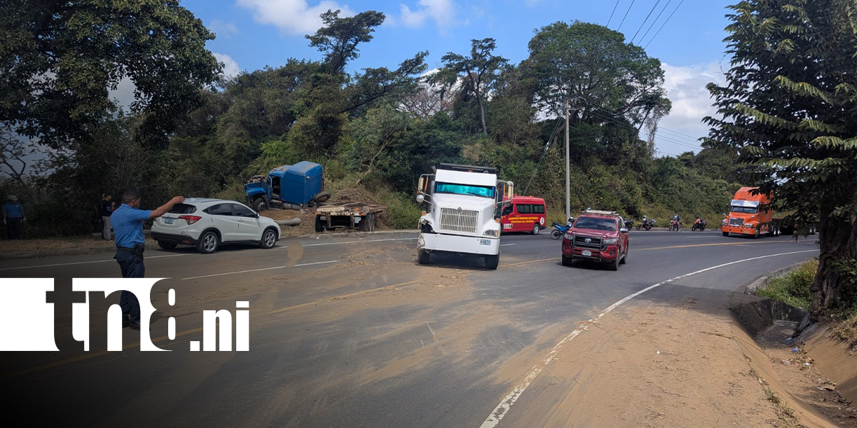 Foto: Rastra sin frenos desata violento choque en la Carretera Sur / TN8